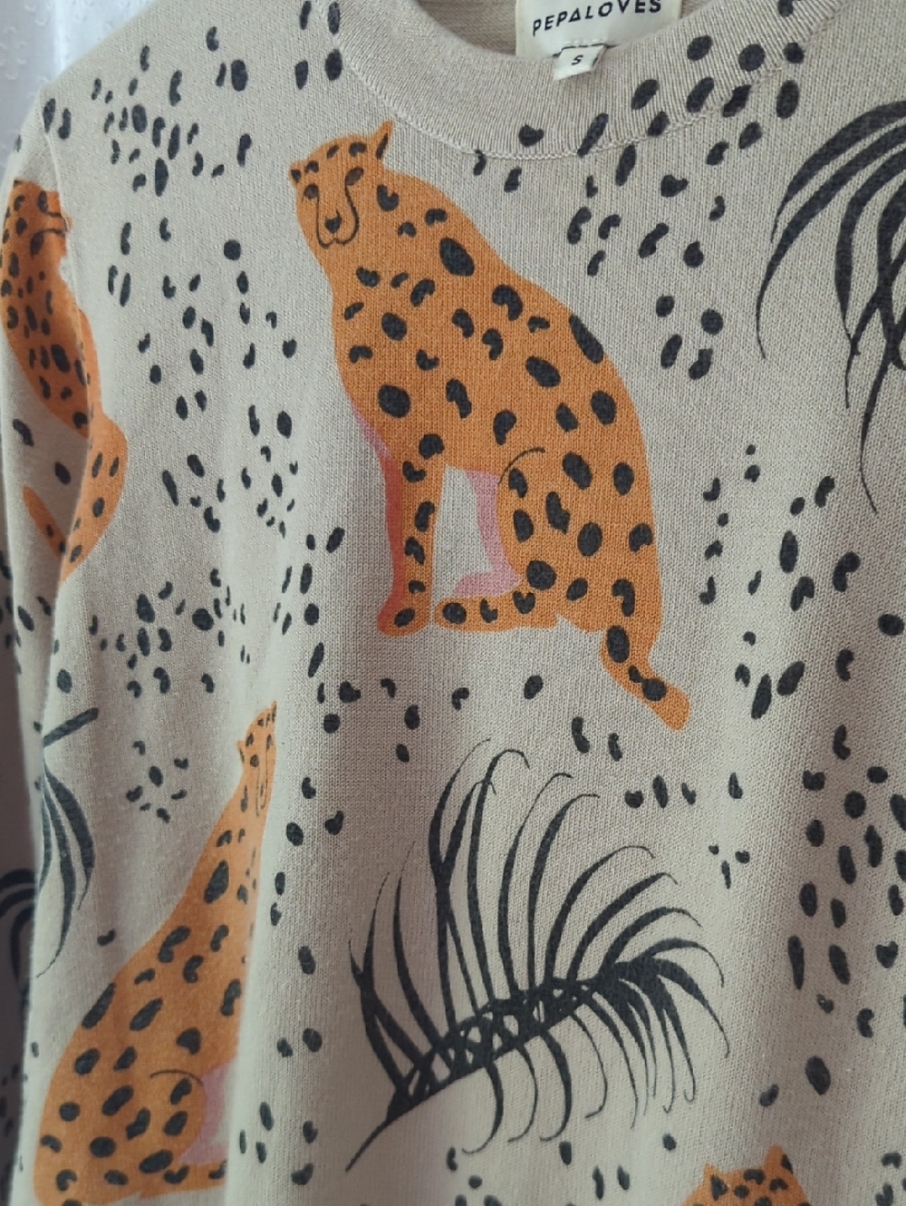 Pepaloves Cheetah Sweater Tan, Women's Small - Picture 5 of 7